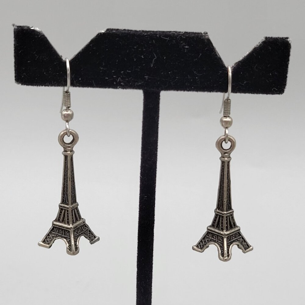 Eiffel Tower Dangle Earrings Silver Tone Lightweight French Style Jewelry